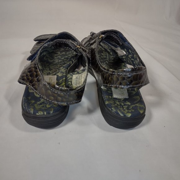 Golfstream Sandals Women's Size 6 E-2064 Green Faux Alligator - Picture 2 of 9